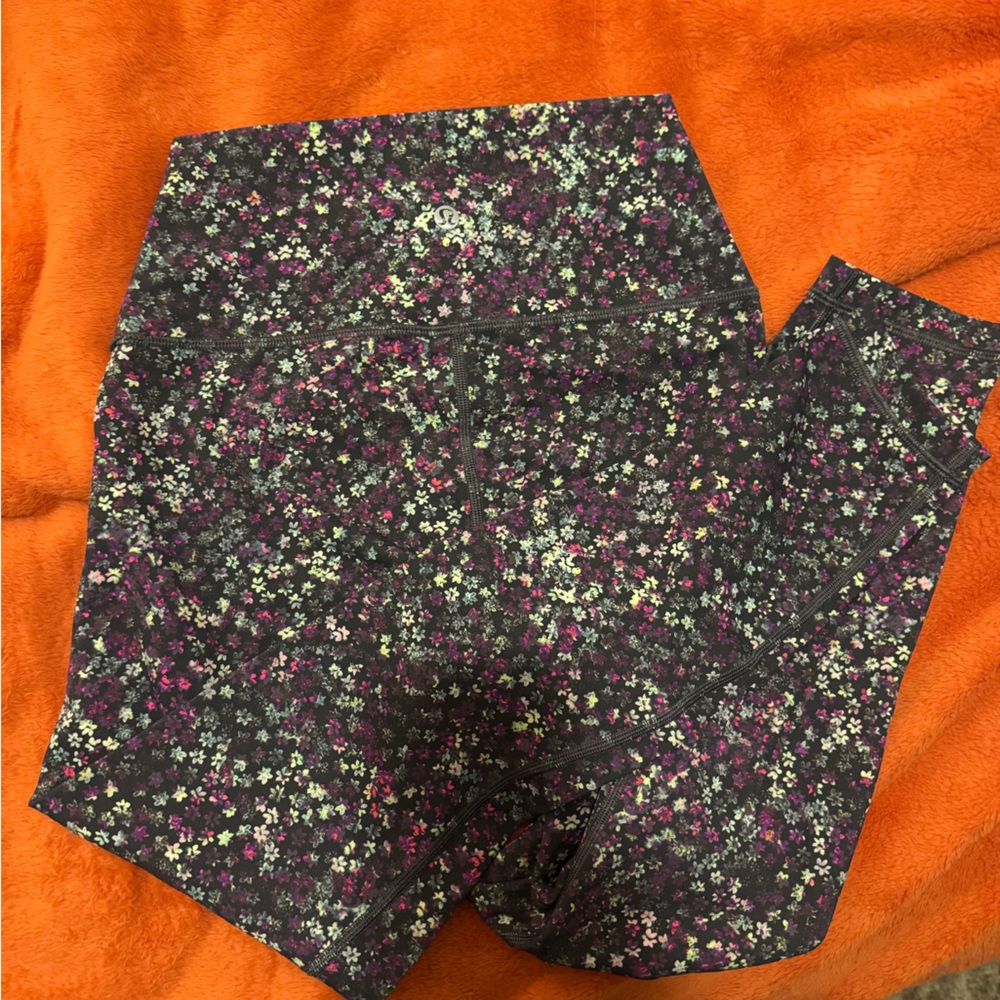Lululemon leggings size 6